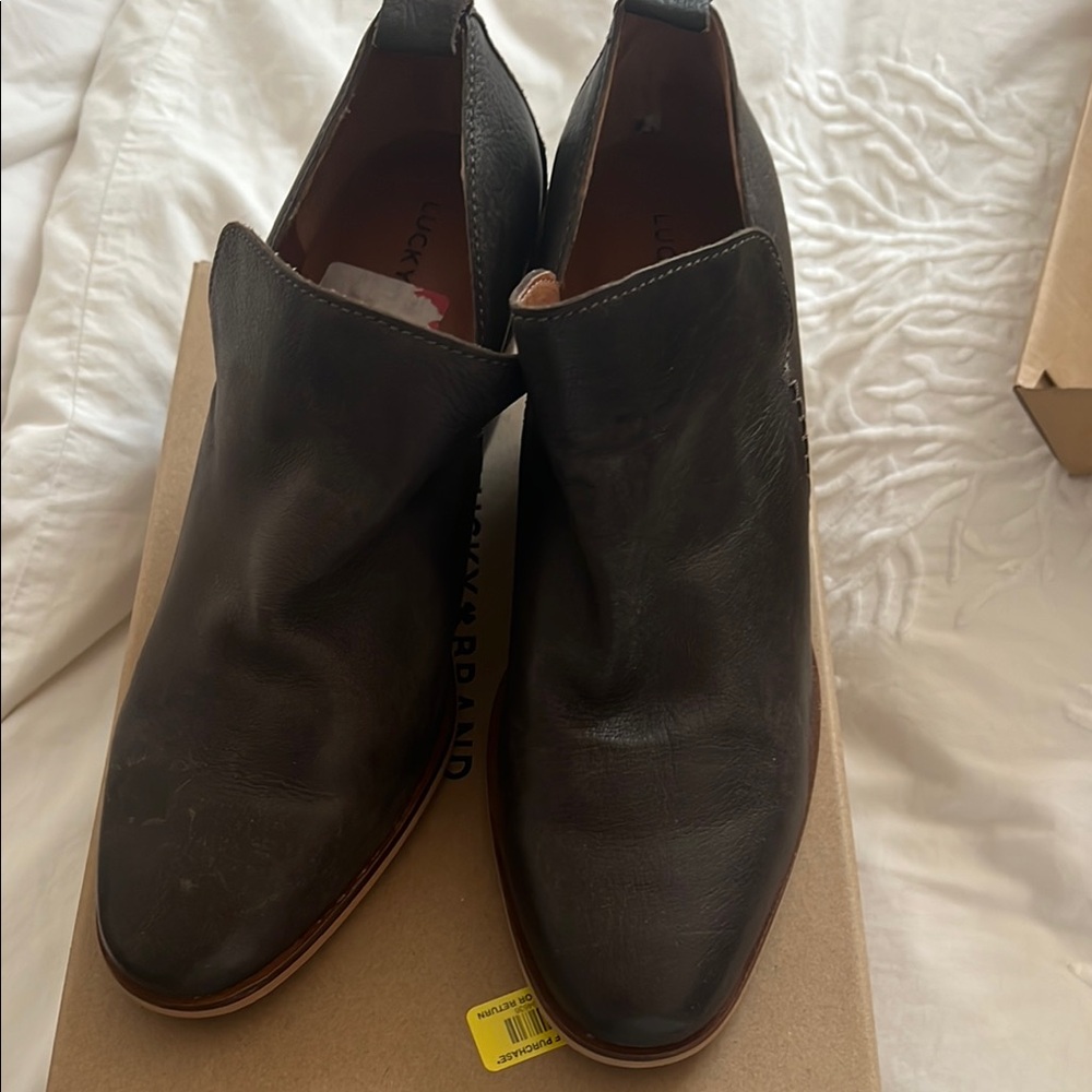 Lucky Brand Womens Olive Green Boots Sleek Design